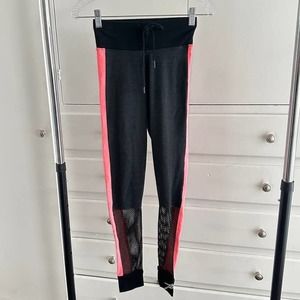 Victoria’s Secret Pink Colorblock campus leggings Size XS